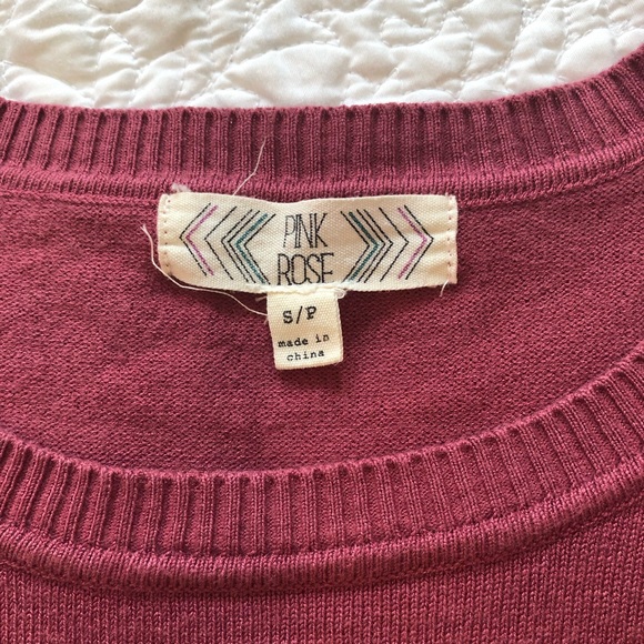 Pretty ruffle shoulder top - Picture 3 of 5